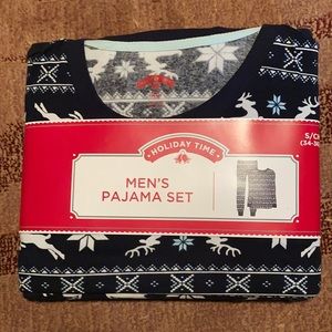 Men’s Christmas pj set size small 34-36